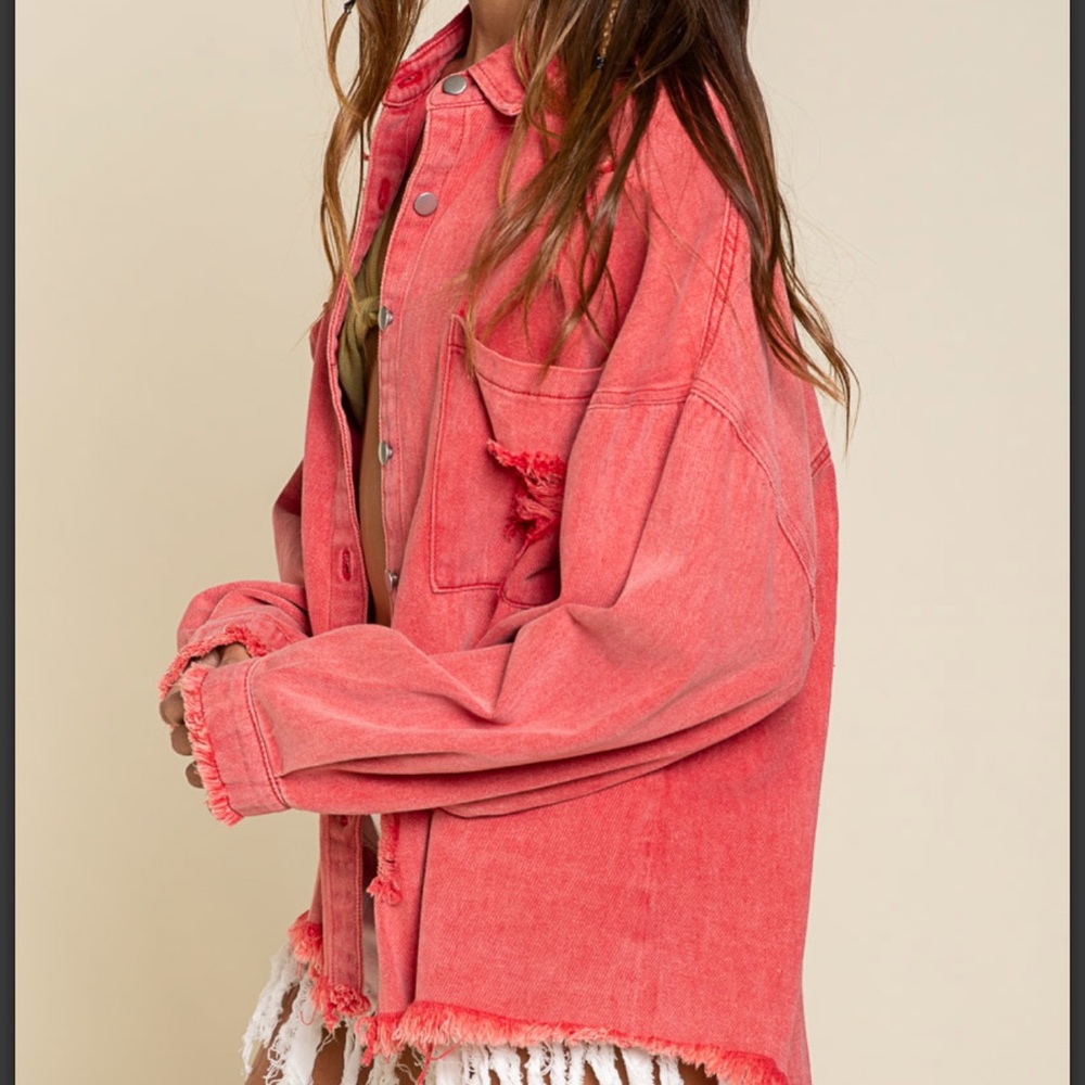 P7048–POL (🚨 2 colors) — COLOR DENIM DISTRESSED JACKET - Picture 4 of 7